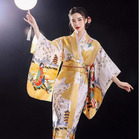 Kimono jaune et blanc