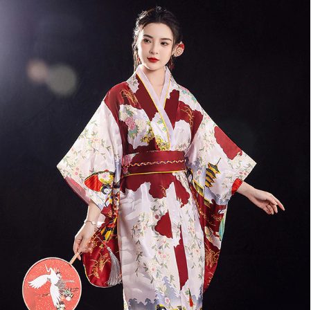 Kimono japonais pour femme rouge et blanc